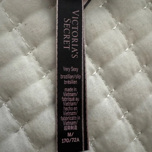 Victoria's Secret Black Bra and Panty Set - Picture 6 of 6